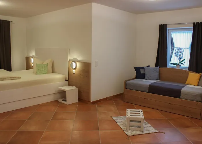 Bed & Breakfast Wirtsberg & Cafe Eching (Freising)