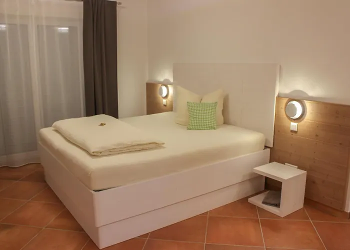 Wirtsberg & Cafe Bed & Breakfast