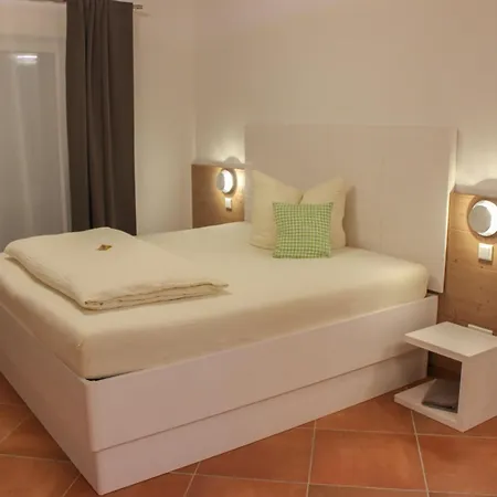 Wirtsberg & Cafe Bed and Breakfast