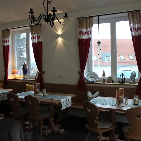 ベッド・アンド・ブレックファスト Wirtsberg & Cafe